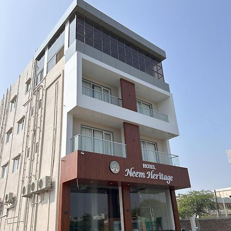Hotel Neem Heritage Ширди Екстериор снимка