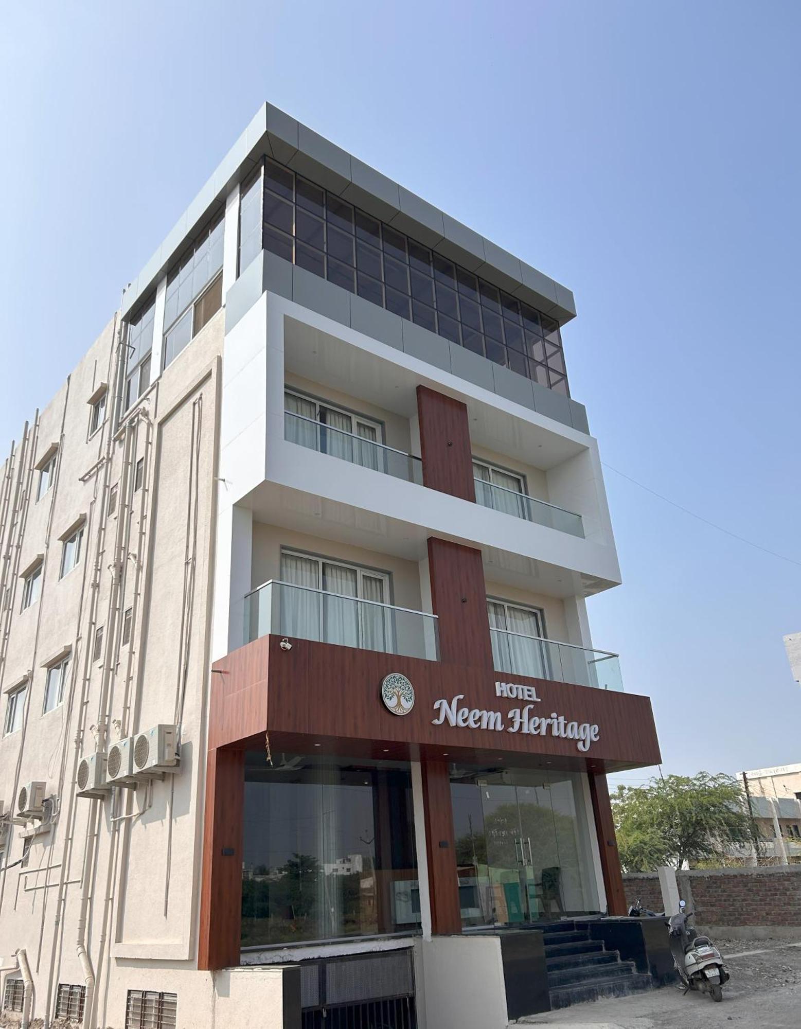 Hotel Neem Heritage Ширди Екстериор снимка